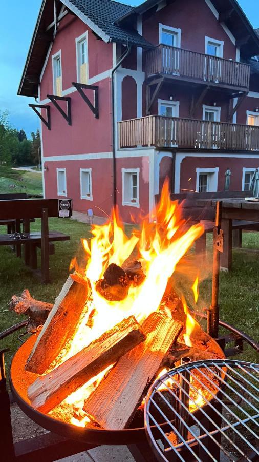 Hotel Barborka Přední Výtoň Kültér fotó